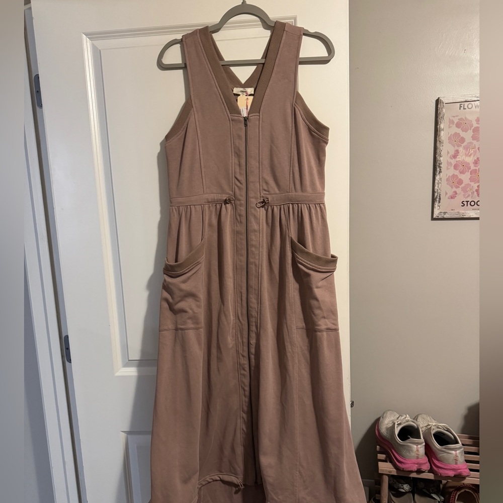 Zipper Tan Sleeveless Dress